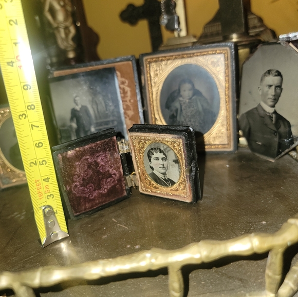 Antique 19th Century Daguerreotype photographSmall broken. I have others avail - Picture 11 of 14